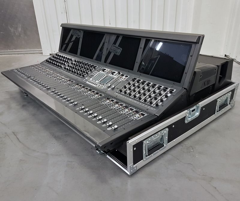 AVID S6L 32D - Flightcase